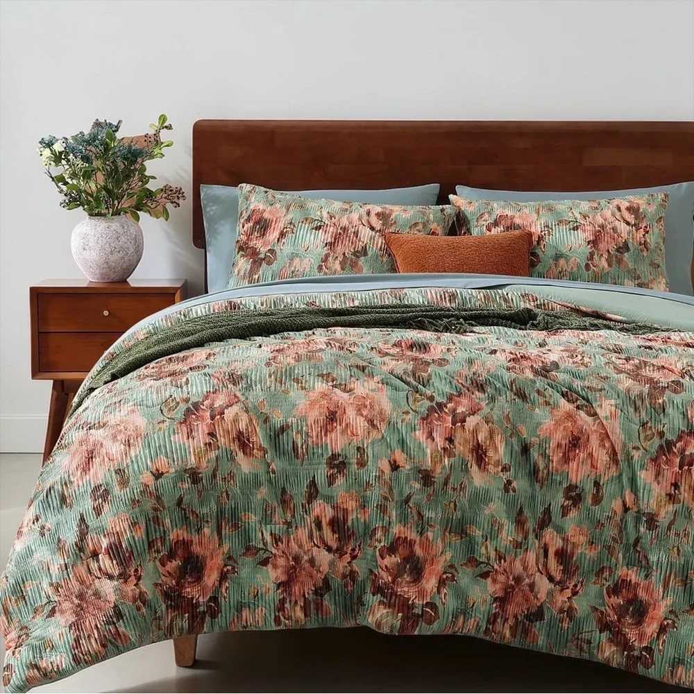 NEW Anthro 7 Piece Green Velvet Boho Queen / King Bedding Comforter & Sham Set